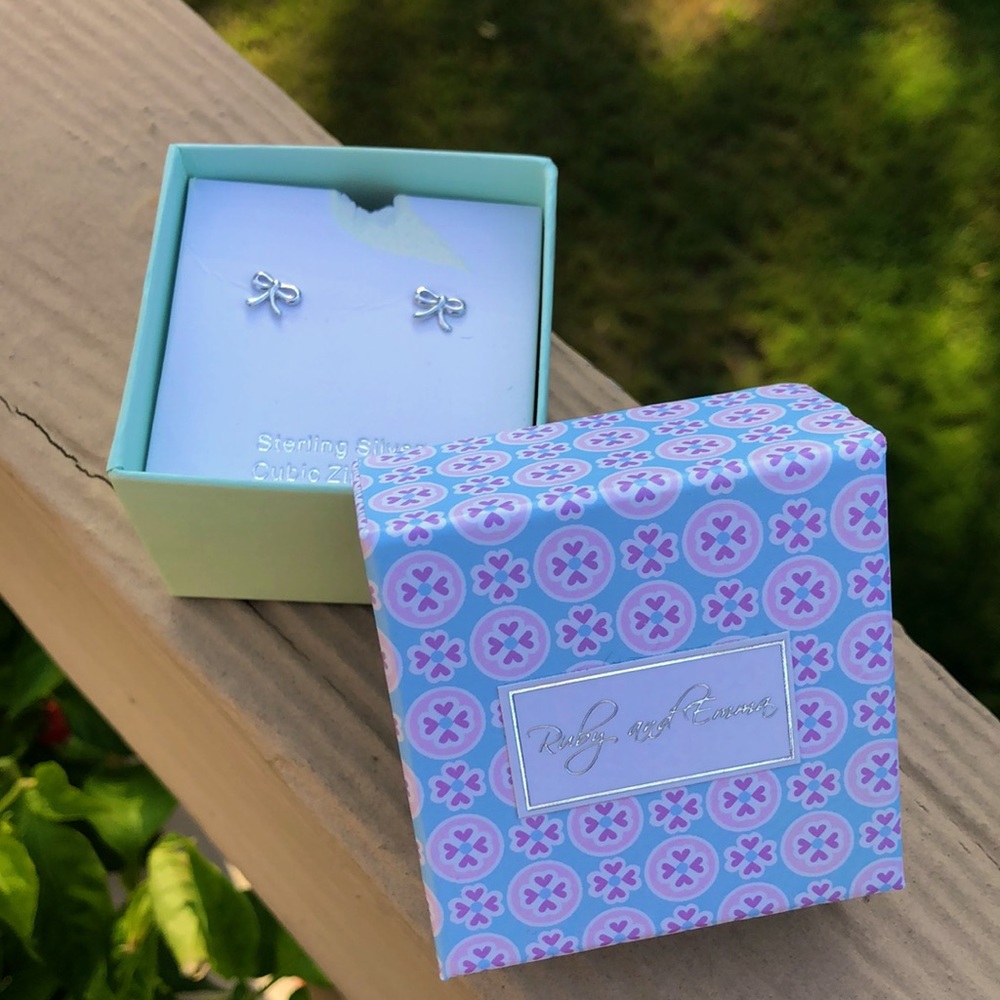 Sterling silver bow stud earrings